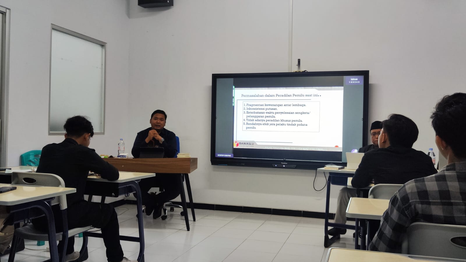 Diskusi Hukum dengan IAINU Tuban